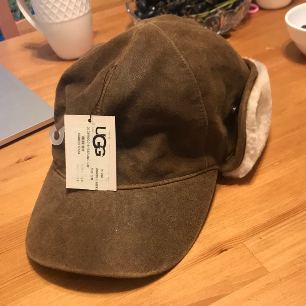 UGG Lockwood Shearling Cap size S/M new with tag